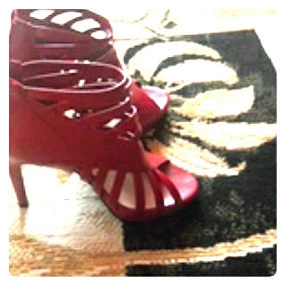 Shoes - Picture 1 of 4